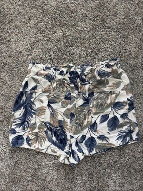 Tropical Leaf Print Linen-Blend Shorts - White/Navy/Tan